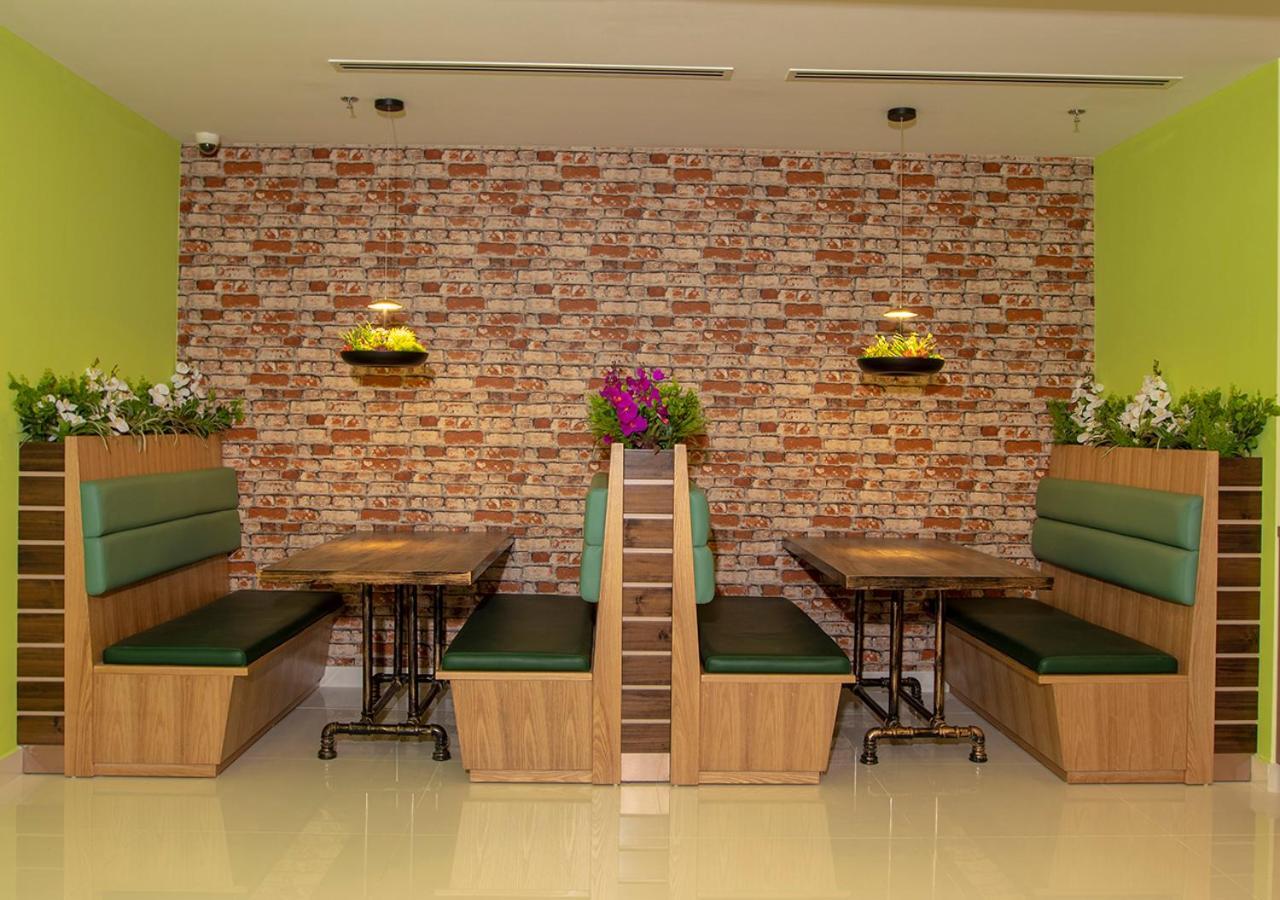 Jacob'S Garden Hotel Dubaï Extérieur photo